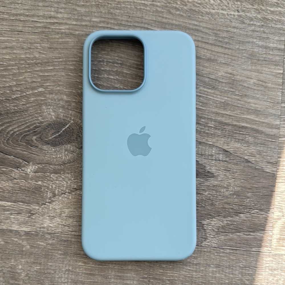Apple Light Blue Silicone Phone Case 15 Pro Max